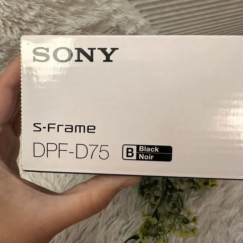 Sony DPF-D75 7-Inch ‎ S Frame Digital Photo Frame (Black)